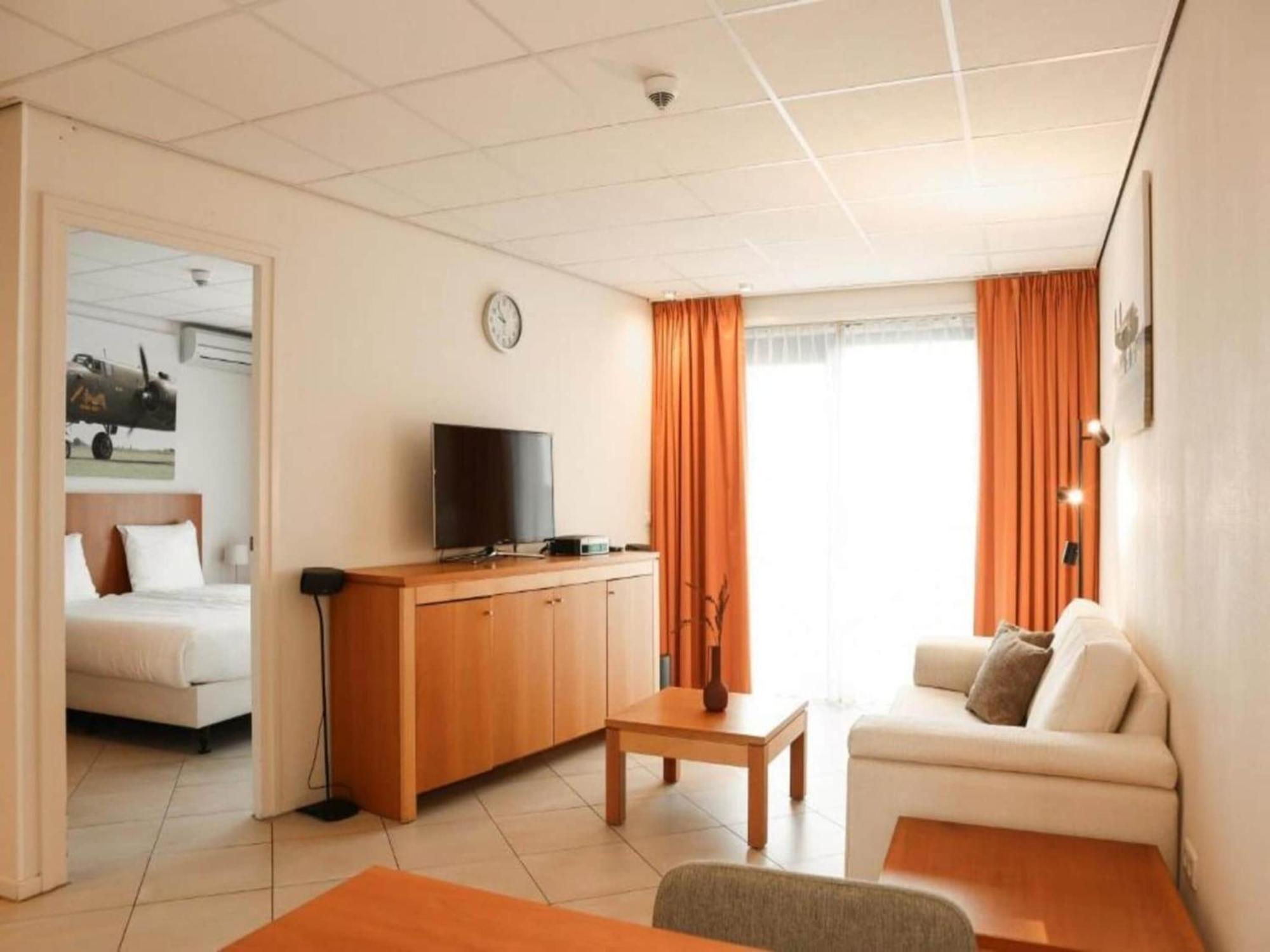 Pleasant Studio Apartment De Cocksdorp  Exterior photo